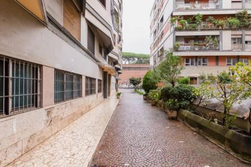 Domus Laterani By Jfm - Comfortable Apartment Big Terrace Colosseo Roma Eksteriør bilde